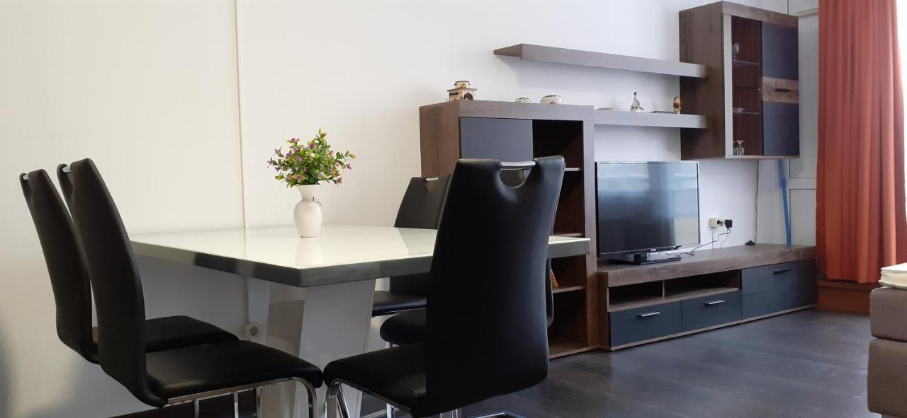 Ferienwohnung Falkennest Санкт Енглмар Екстериор снимка